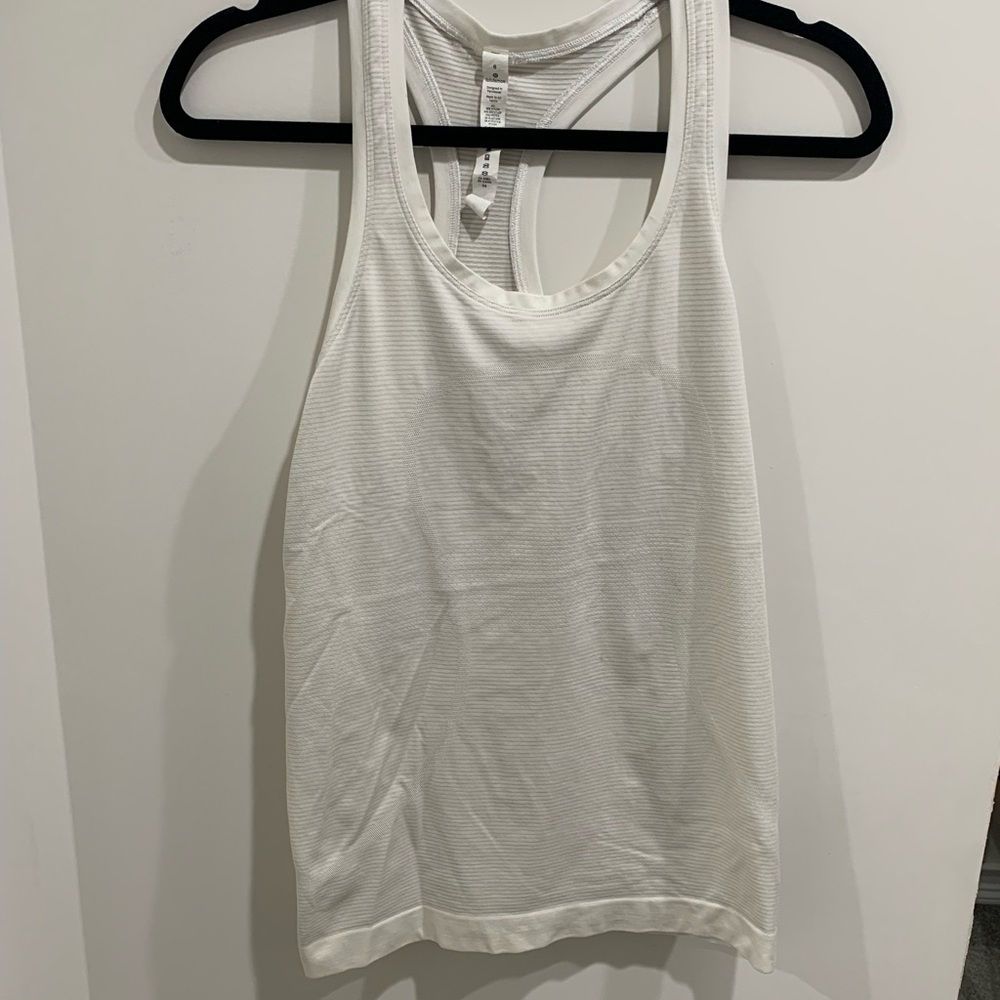 Lululemon size 8 women’s racer back tank top.